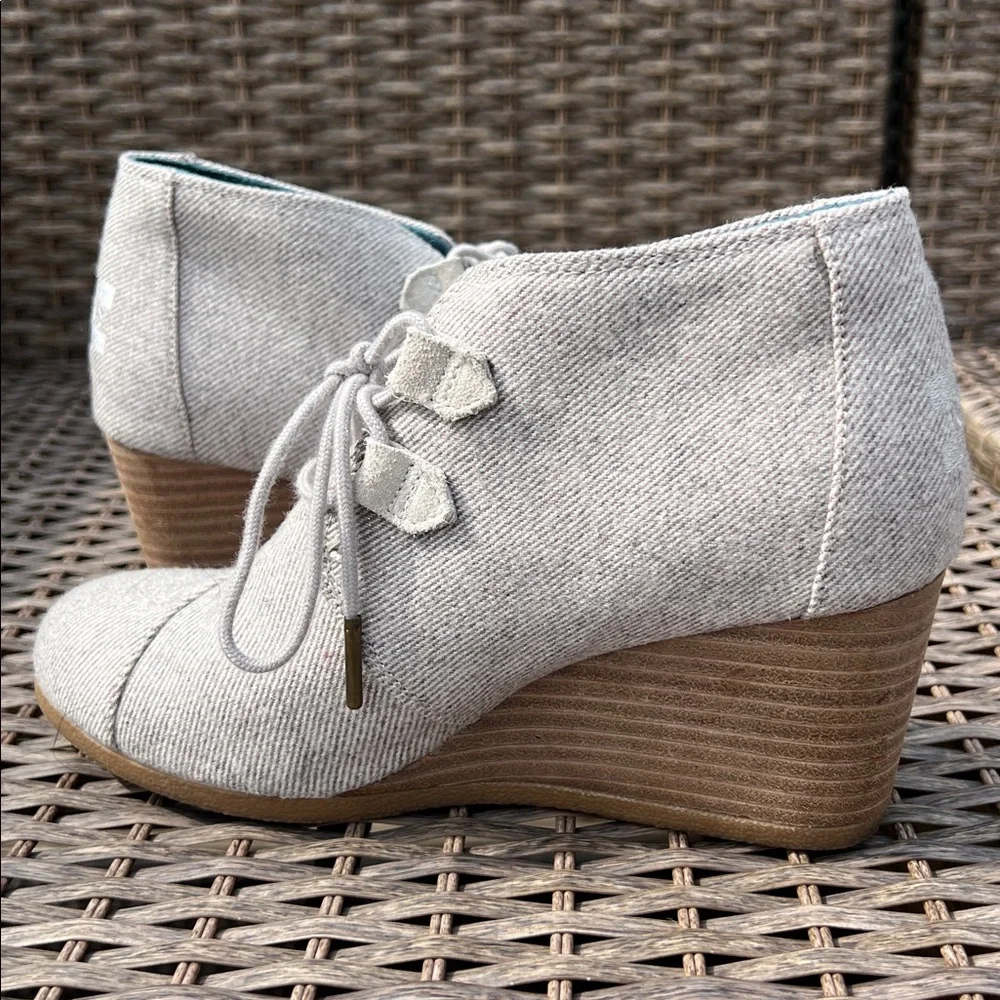 Toms Women's Cream Tan Wedge Elegant‎ Neutral Ankle Bootie Shoes Size 7